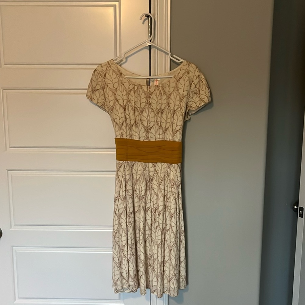 Downeast, size 6, beautiful fall dress.